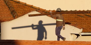 Brasil fechou fevereiro com mais de 430 mil novos empregos com carteira assinada