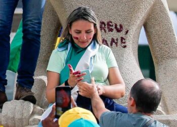 STF condena a 14 anos de prisão cabeleireira que pichou ‘Perdeu, mané’ em estátua