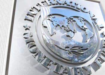 FMI reduz projeção de alta do PIB global de 3,3% para 2,8% em 2025
