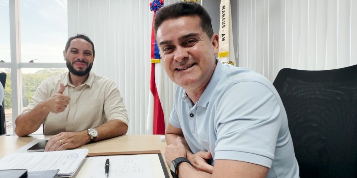 Prefeitura de Manaus paga 14º salário a 1.842 servidores da rede pública