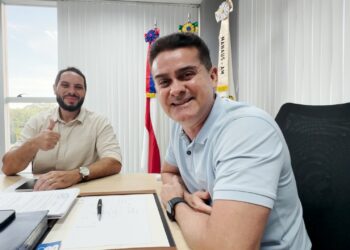 Prefeitura de Manaus paga 14º salário a 1.842 servidores da rede pública
