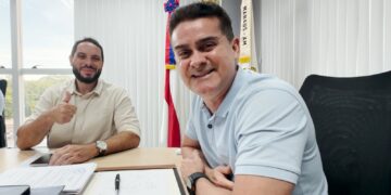 Prefeitura de Manaus paga 14º salário a 1.842 servidores da rede pública