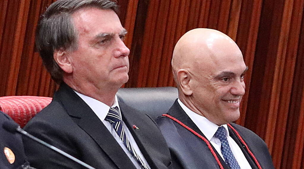 Moraes pede que PGR analise pedido de prisão de Bolsonaro