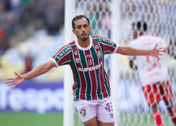 Fluminense toma susto mas vence Red Bull Bragantino
