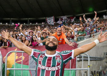 Neymar esbanja impaciência, Santos patina com futebol insosso e perde do Fluminense