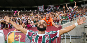 Neymar esbanja impaciência, Santos patina com futebol insosso e perde do Fluminense