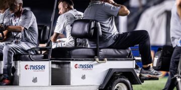 Santos confirma lesão de Neymar na coxa e não estipula prazo de recuperação