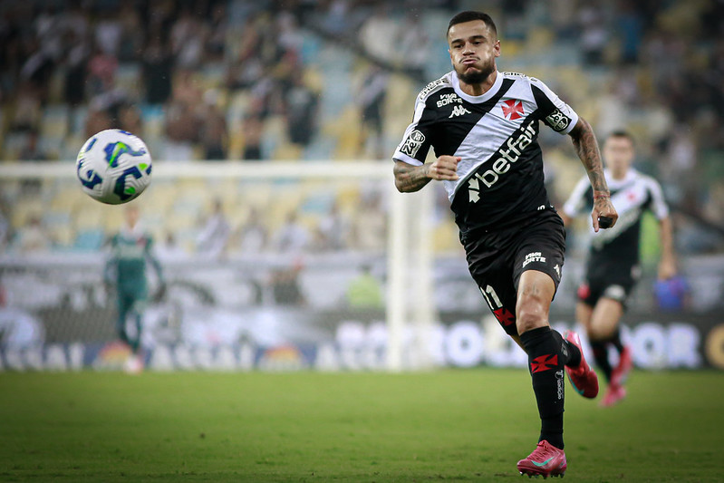 Vasco encara o Lanús necessitando da vitória para assumir a liderança