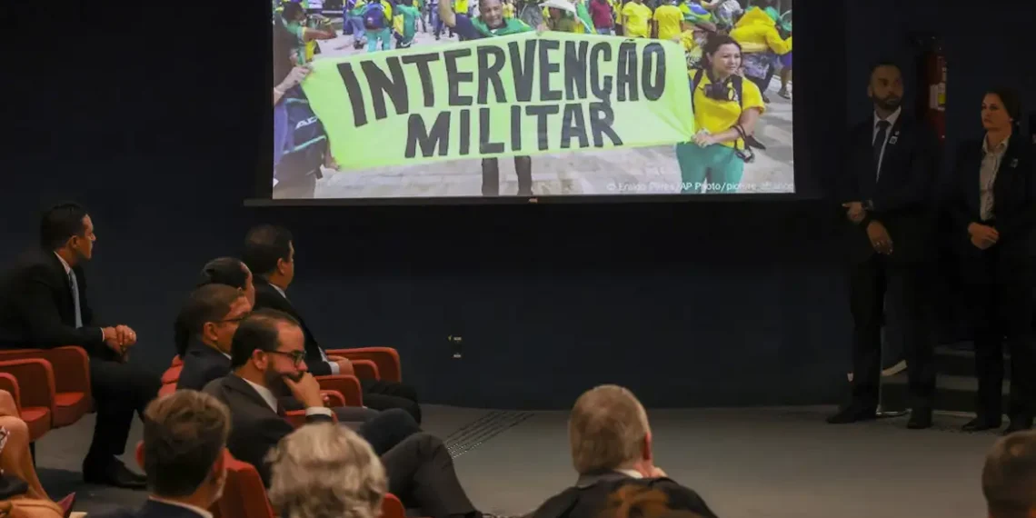 STF torna réus mais 6 denunciados por trama golpista