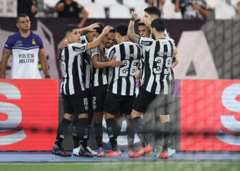 Botafogo vence Fluminense no Clássico Vovô e amplia invencibilidade sobre o rival