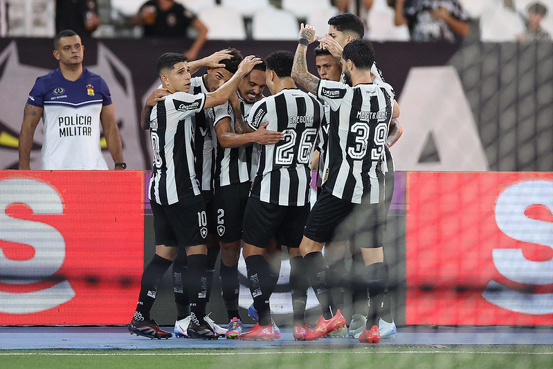 Botafogo vence Fluminense no Clássico Vovô e amplia invencibilidade sobre o rival