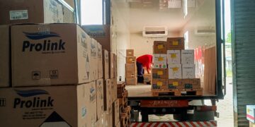 Kits de medicamentos começam a ser entregues em municípios afetados pela cheia no Amazonas