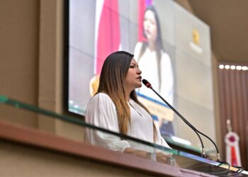 Joana Darc propõe fornecimento de rastreadores para famílias de pessoas com Alzheimer no Amazonas