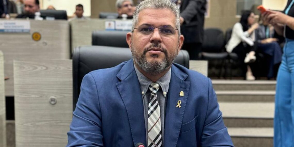 Vereador Elan Alencar é alvo de ação por fraude à cota de gênero