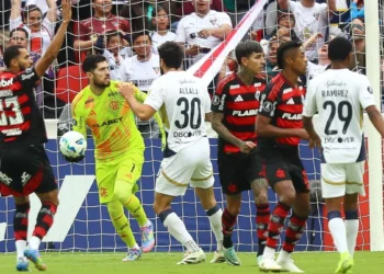Fla fica no empate com o LDU e engata dois empates seguidos na Liberta