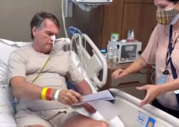 Exames de Bolsonaro mostram que não há complicações ou necessidade de cirurgia, diz boletim