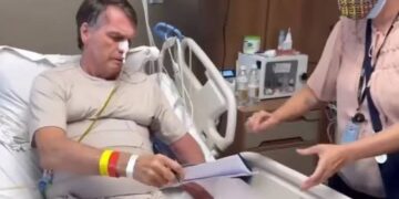 Exames de Bolsonaro mostram que não há complicações ou necessidade de cirurgia, diz boletim
