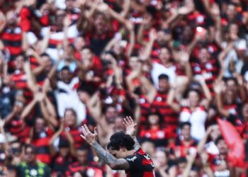 Flamengo goleia o Corinthians no estádio do Maracanã
