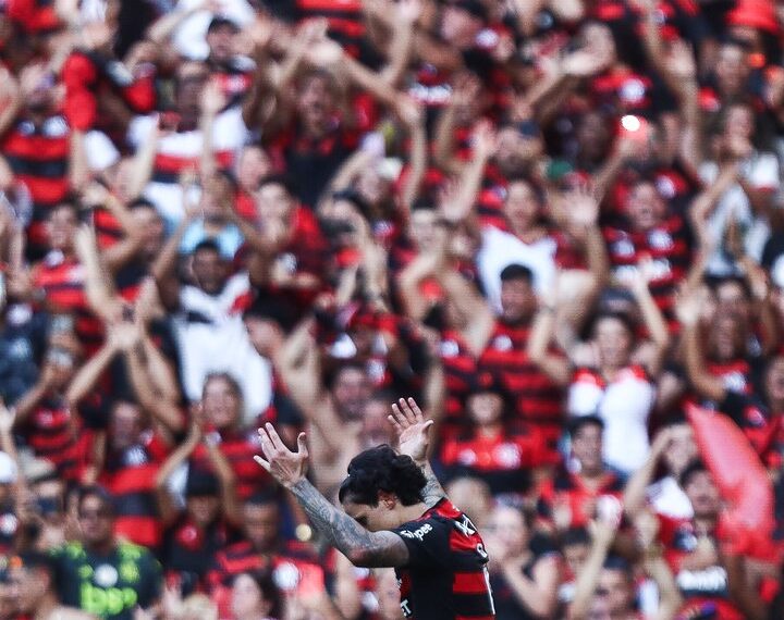 Flamengo goleia o Corinthians no estádio do Maracanã