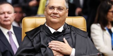 Dino manda União desapropriar imóveis atingidos por incêndios criminosos ou desmatamento ilegal