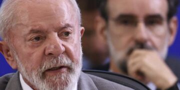 Deputados da base de Lula são 56% das assinaturas de pedido de urgência