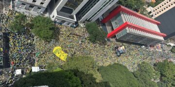 Ato pró-anistia reúne mais de 44 mil pessoas na Avenida Paulista