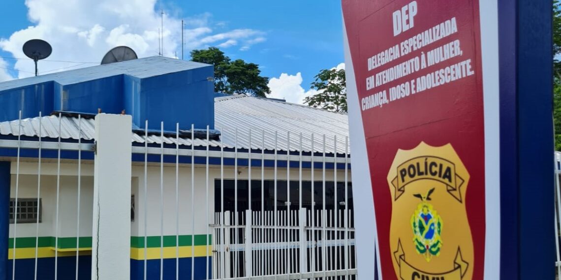 Homem não aceita o fim do relacionamento e invade a casa da ex