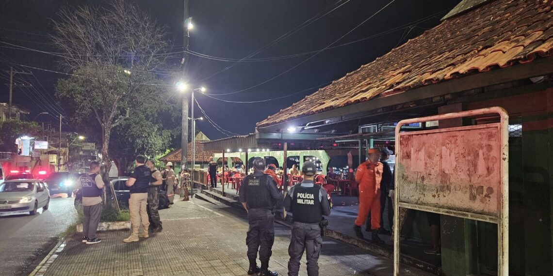 CIF autua cinco estabelecimentos durante a noite e madrugada