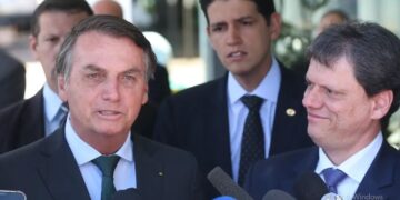 Bolsonaro indica Tarcísio e mais 14 testemunhas em processo no STF