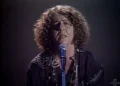 Morre a cantora Cristina Buarque, aos 74 anos