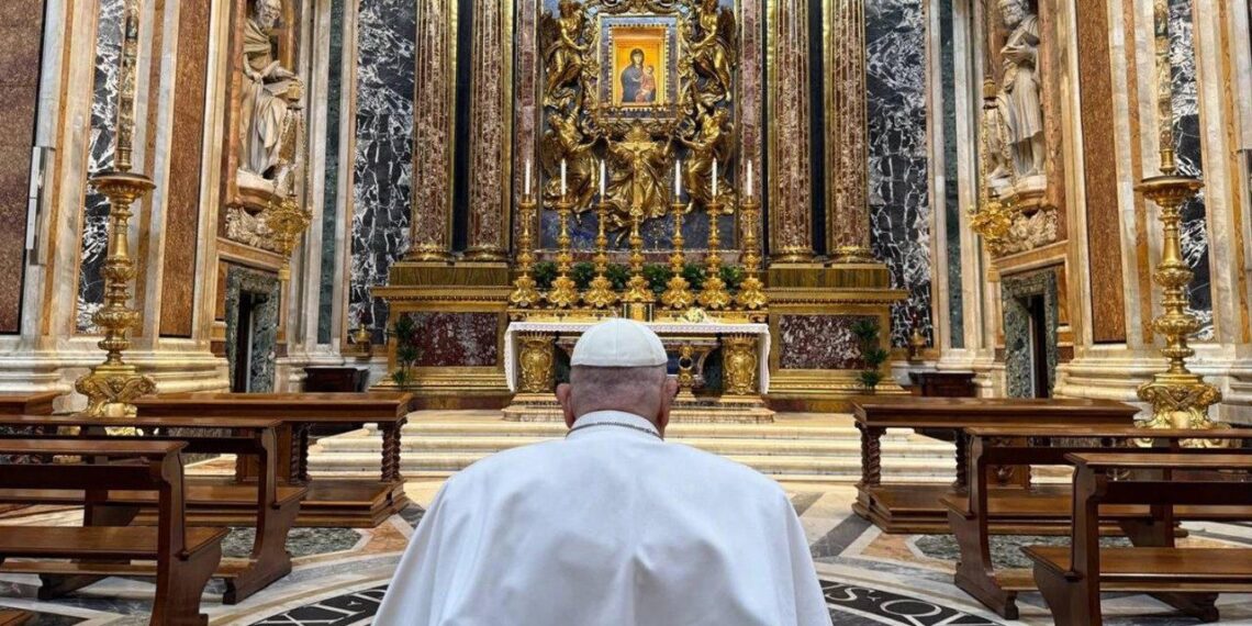 Papa visita Basílica de Santa Maria antes da Semana Santa