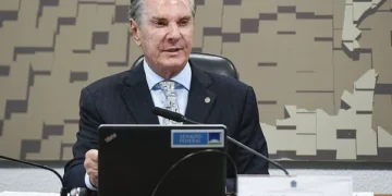 Moraes manda prender ex-presidente Fernando Collor, condenado por corrupção
