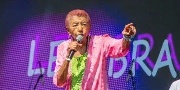 Leci Brandão recebe alta após passar mal no palco de festival