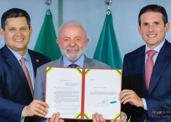 Lula envia PEC da Segurança ao Congresso e cobra agilidade no combate ao crime organizado