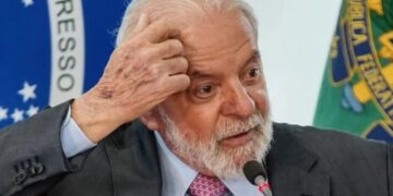 Lula larga na frente em eventual 2º turno contra Tarcísio e Bolsonaro, mostra Datafolha