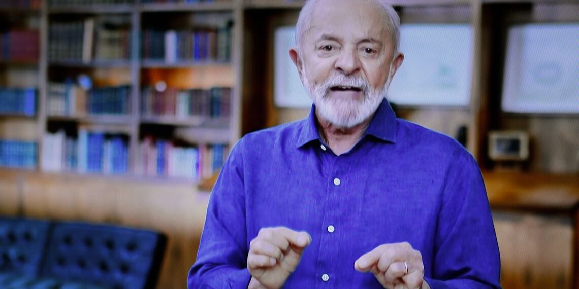 Lula defende redução de jornada 6 por 1 e diz que seu governo descobriu a fraude no INSS