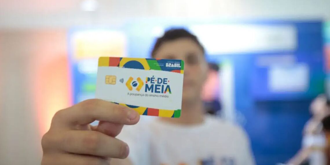 Pé-de-Meia paga incentivo aos nascidos em setembro e outubro