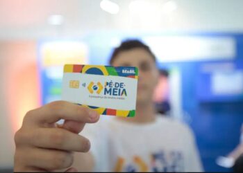 Pé-de-Meia paga incentivo aos nascidos em setembro e outubro