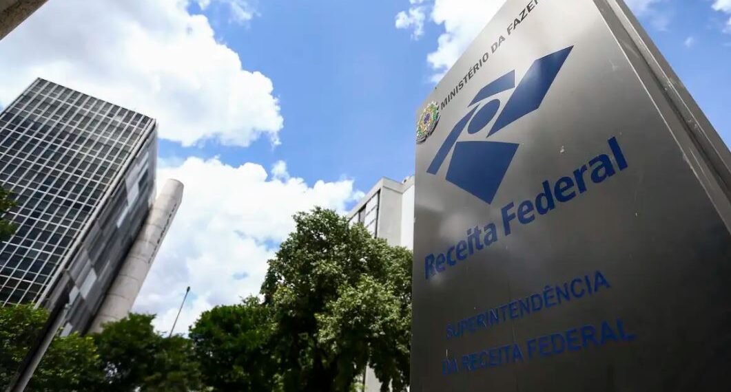 Faixa de isenção do IR é ampliada para R$ 2.428