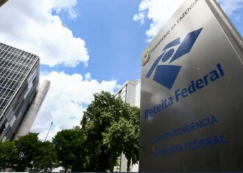 Faixa de isenção do IR é ampliada para R$ 2.428