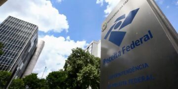 Faixa de isenção do IR é ampliada para R$ 2.428
