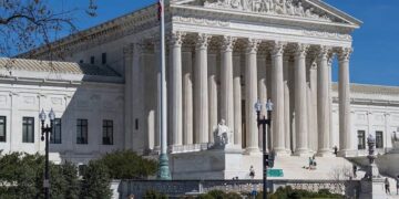Suprema Corte dos EUA suspende deportações de venezuelanos com base em lei de 1798