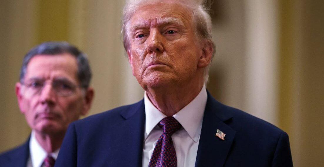 Às vésperas de anunciar novo tarifaço de Trump, relatório dos EUA critica Brasil