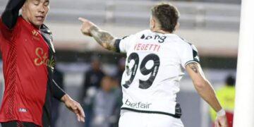 Vasco vacila no final e fica no empate com o Melgar