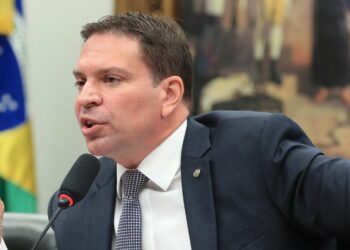 Com voto de Cármen, hoje, 1ª Turma do STF mantém parte de ação contra Ramagem por unanimidade