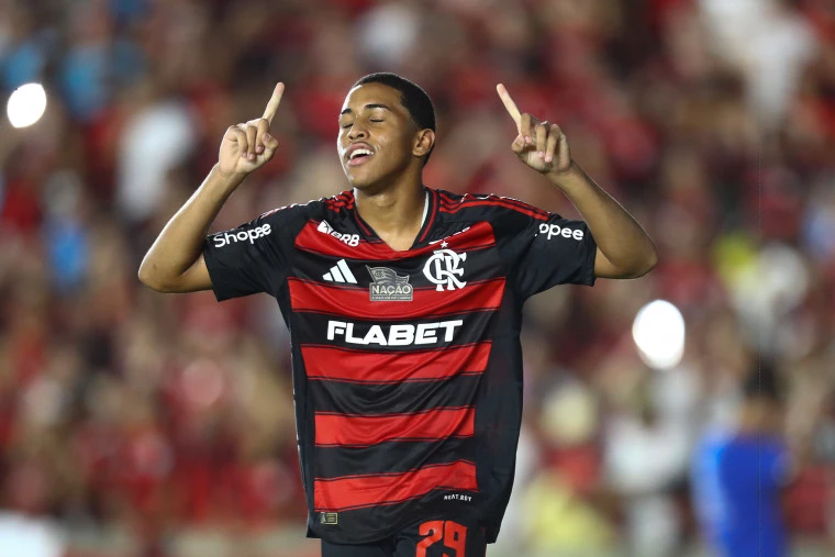 Flamengo vence o Botafogo-PB com gol do estreante Joshua e larga na frente na Copa do Brasil