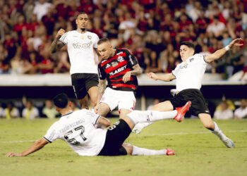 Clássico entre Flamengo e Botafogo decepciona e termina sem gols no Maracanã