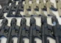Mais de 94% dos fuzis apreendidos no Rio em 2024 foram fabricados no exterior, revela PM