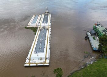 Piratas ameaçam a navegação nos rios da Amazônia