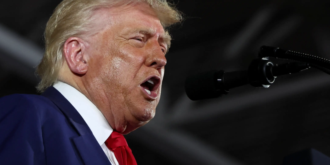 Trump ameaça compradores de petróleo do Irã após adiamento de negociações por acordo nuclear
